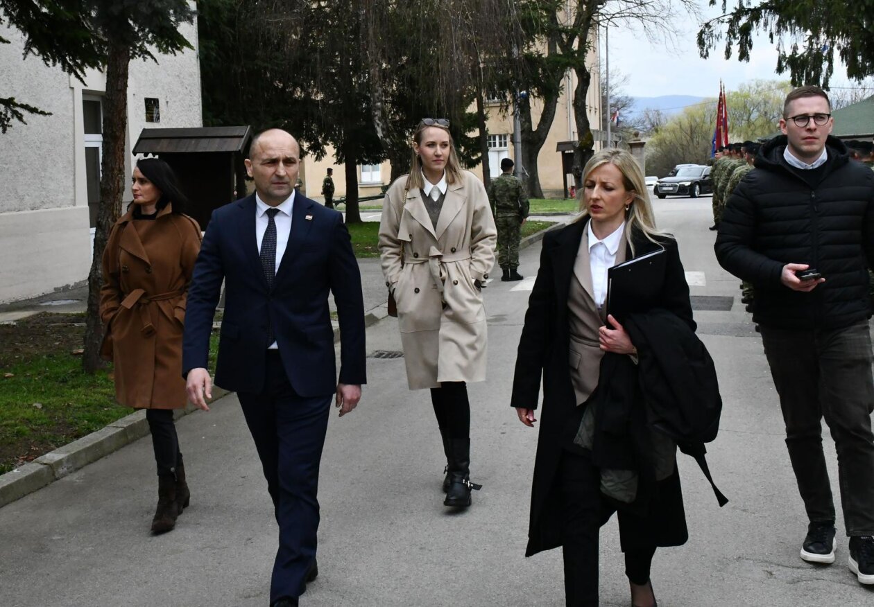 Požega: Svečana prisega ročnika na temeljnom vojnom osposobljavanju Požega: Svečana prisega ročnika na temeljnom vojnom osposobljavanju