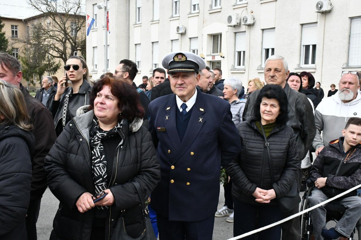 Požega: Svečana prisega ročnika na temeljnom vojnom osposobljavanju Požega: Svečana prisega ročnika na temeljnom vojnom osposobljavanju