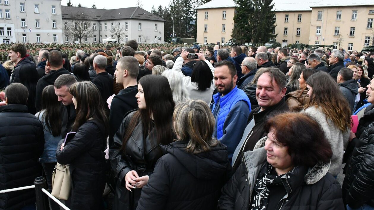 Požega: Svečana prisega ročnika na temeljnom vojnom osposobljavanju Požega: Svečana prisega ročnika na temeljnom vojnom osposobljavanju