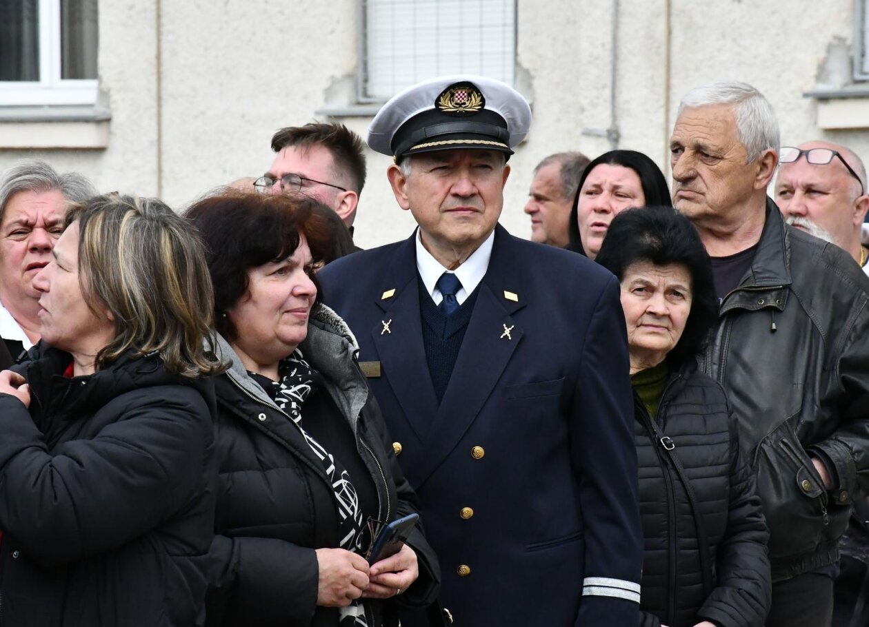 Požega: Svečana prisega ročnika na temeljnom vojnom osposobljavanju Požega: Svečana prisega ročnika na temeljnom vojnom osposobljavanju