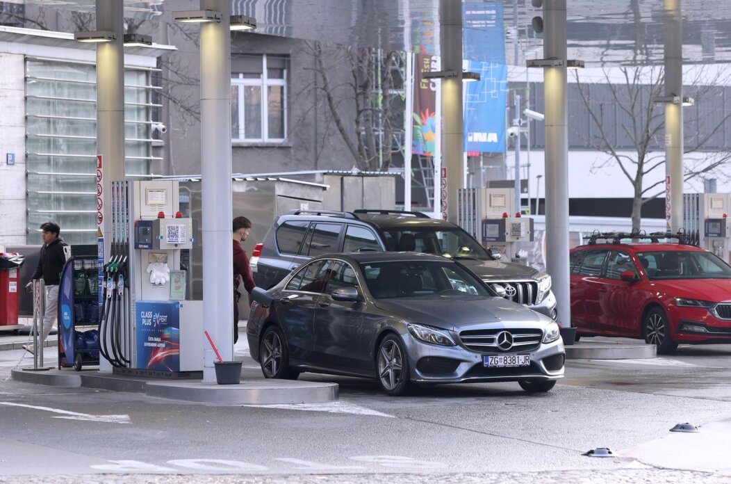 Zagreb: Vlada danas donosi nove mjere ograničenja cijena goriva