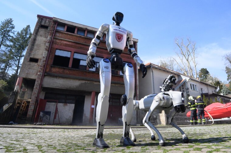 Zagreb: Demonstracija suradnje vatrogasne postrojbe i robotskog psa Unitree Go2 Zagreb: Demonstracija suradnje vatrogasne postrojbe i robotskog psa Unitree Go2