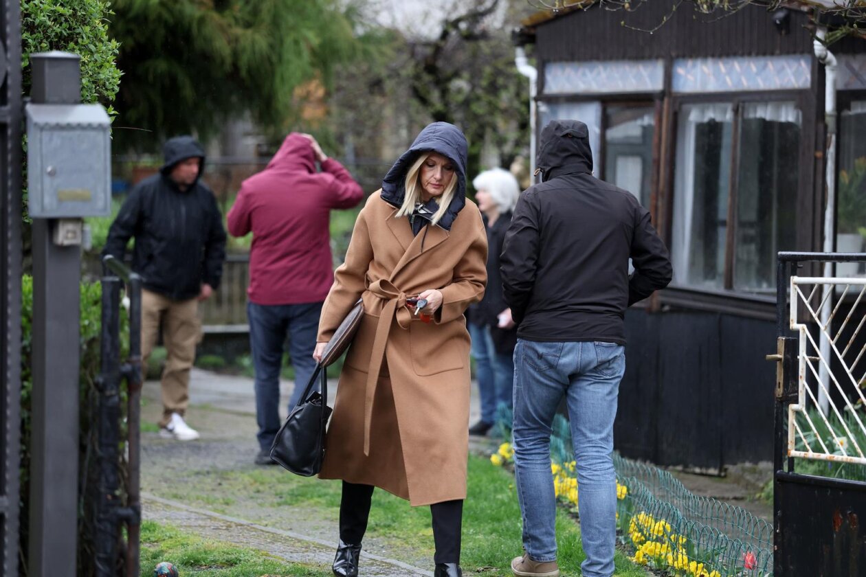 Istražitelji pred kućom Vedrana Pavleka