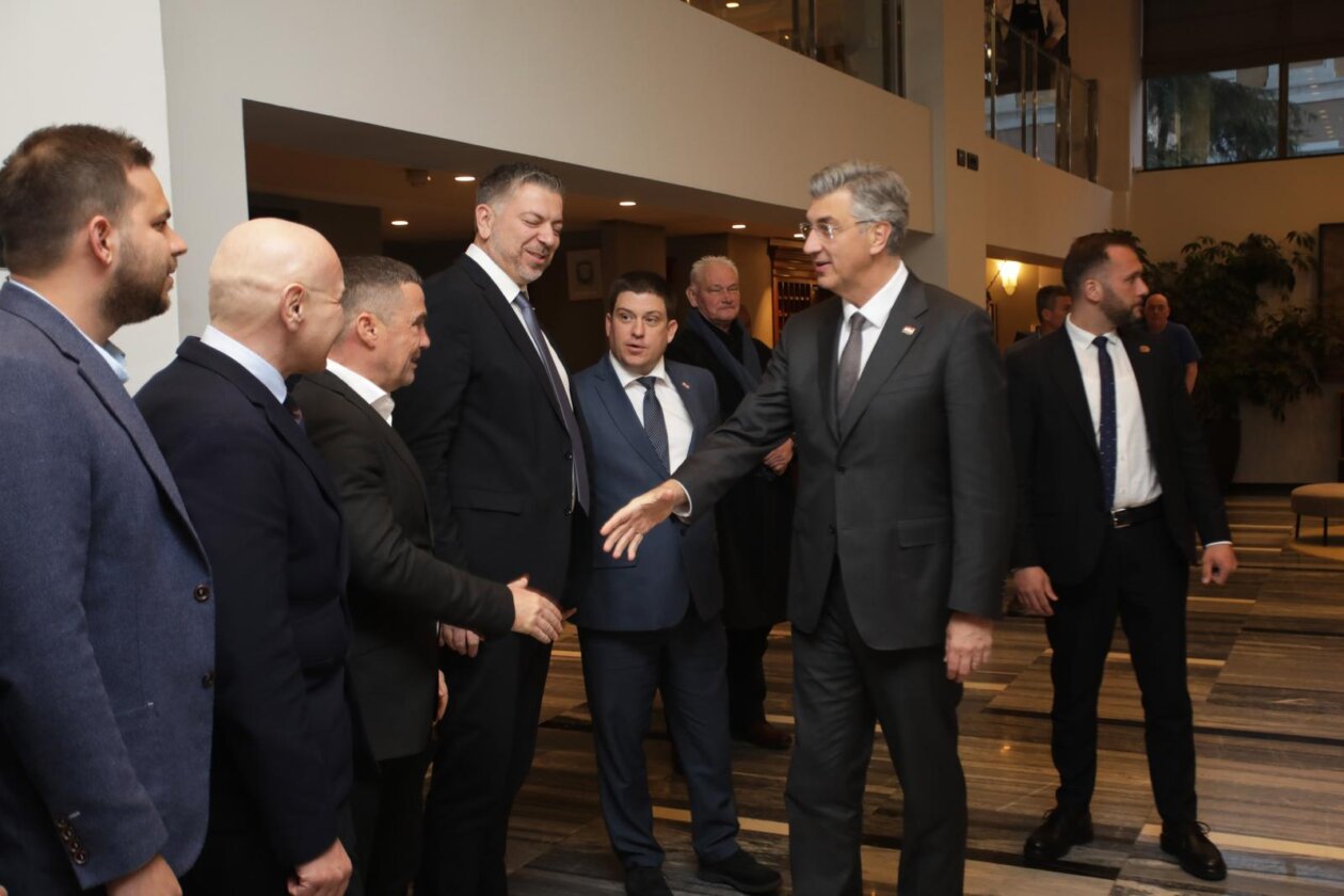 Rijeka: Premijer Plenković na proslavi 36. godišnjice osnutka HDZ-a Rijeka: Premijer Plenković na proslavi 36. godišnjice osnutka HDZ-a