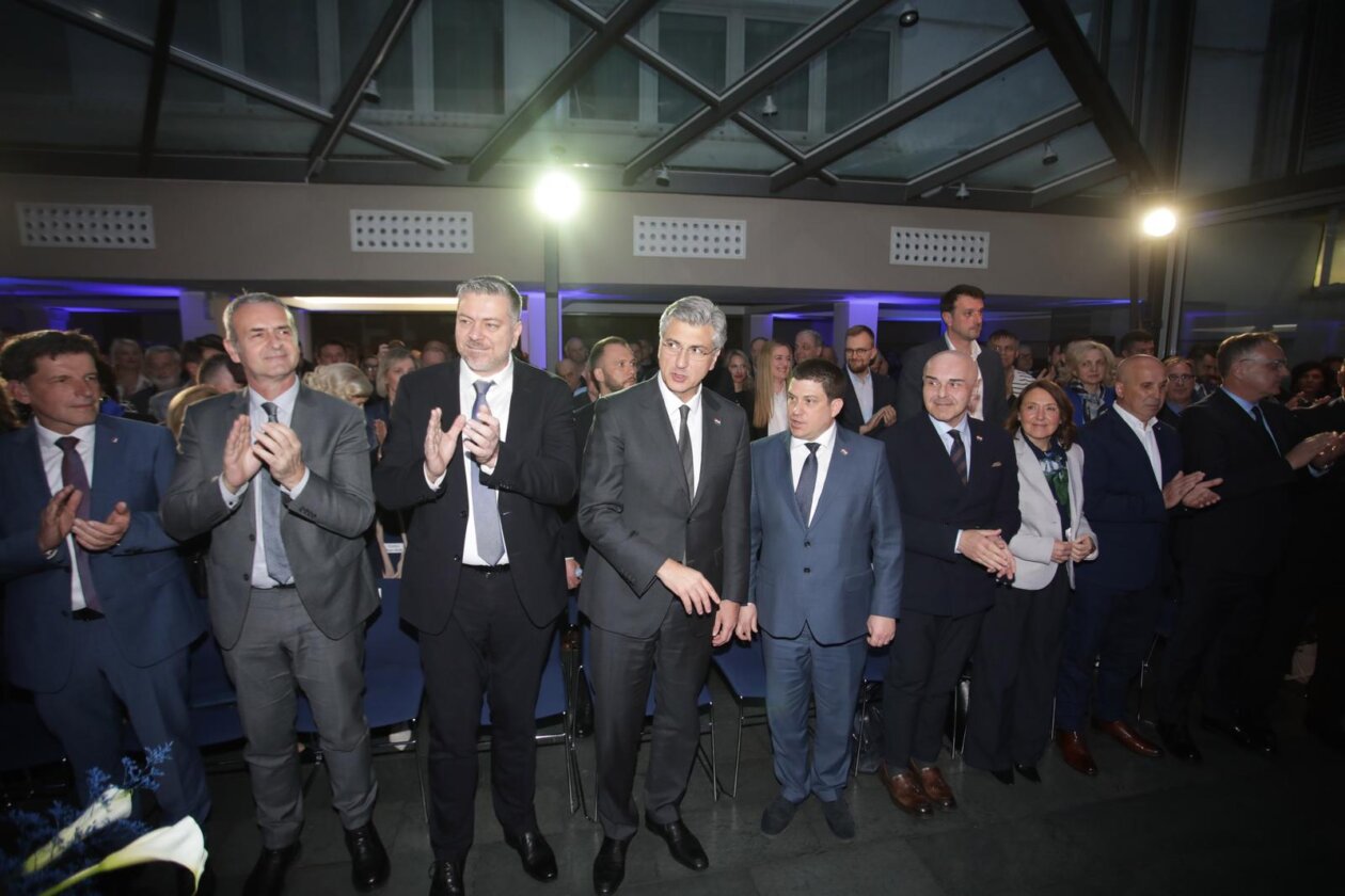 Rijeka: Premijer Plenković na proslavi 36. godišnjice osnutka HDZ-a Rijeka: Premijer Plenković na proslavi 36. godišnjice osnutka HDZ-a