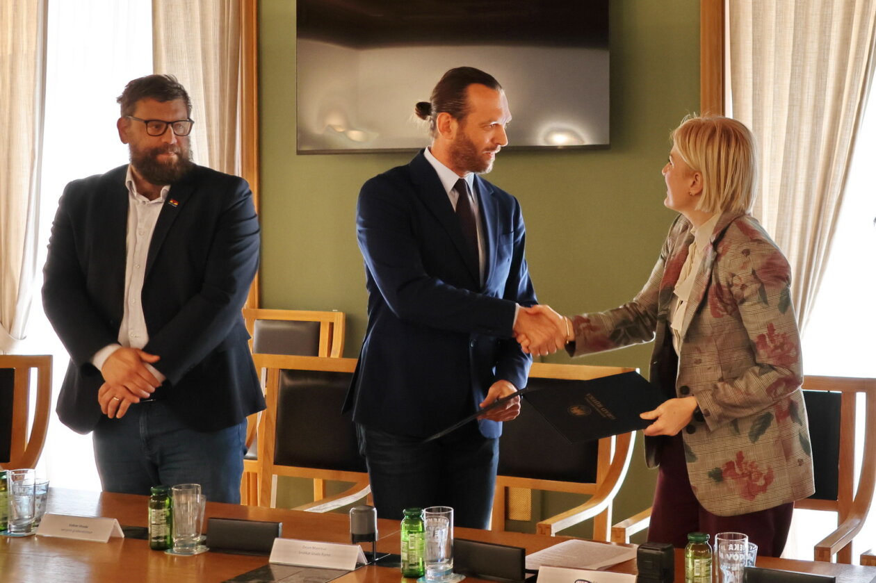 Potpisan-dodatak-kolektivnom-ugovoru-za-zaposlenike-gradske-uprave-27 Potpisan-dodatak-kolektivnom-ugovoru-za-zaposlenike-gradske-uprave-27