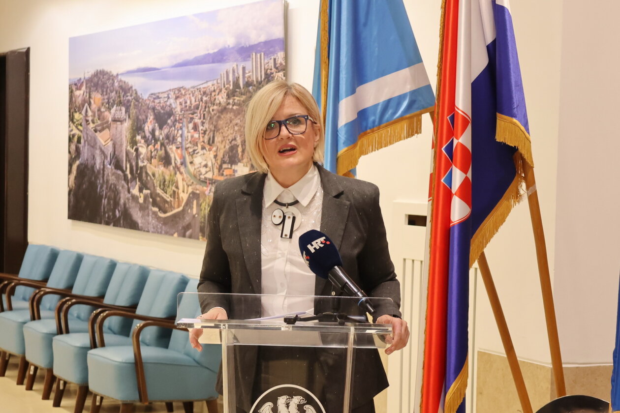 Potpisani-ugovore-za-nadstandne-programe-u-zdravstvu-i-socijali-10