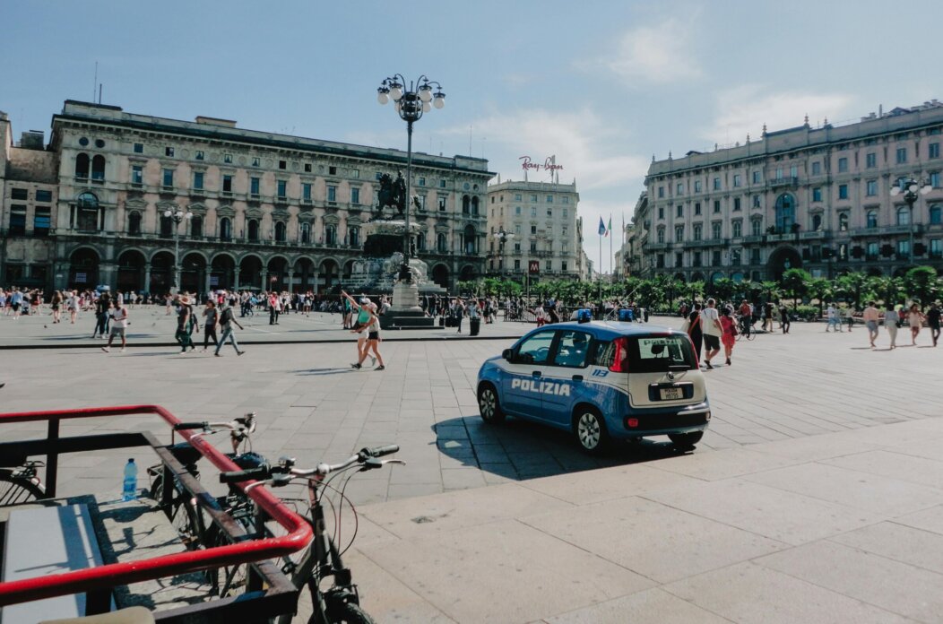 s-2151575002-36613858