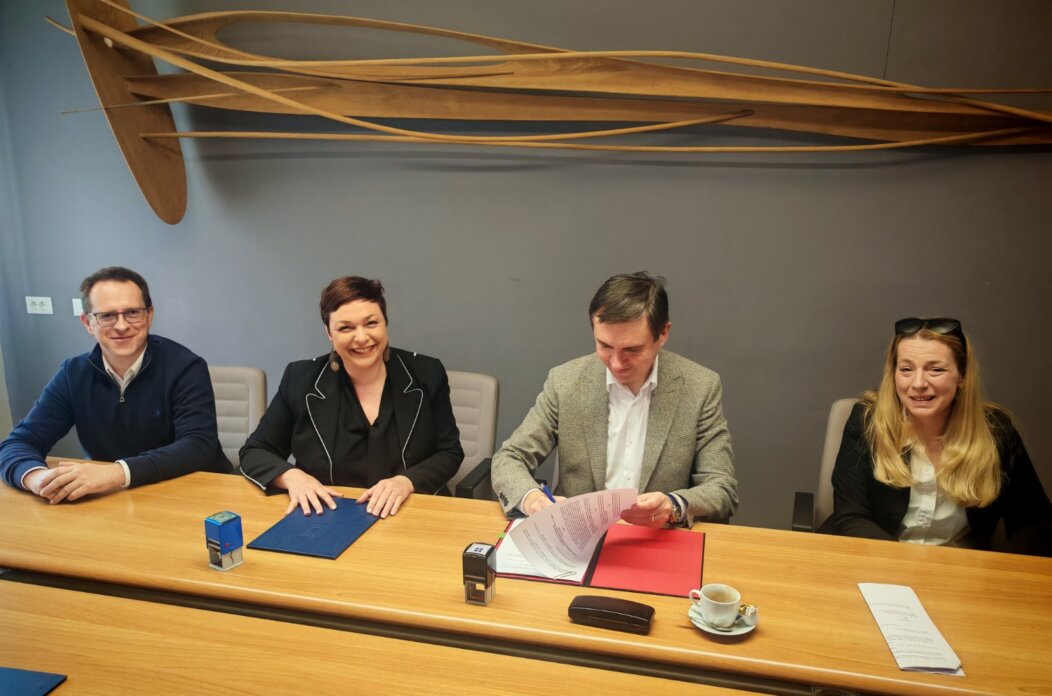 potpisivanje ugovora 1