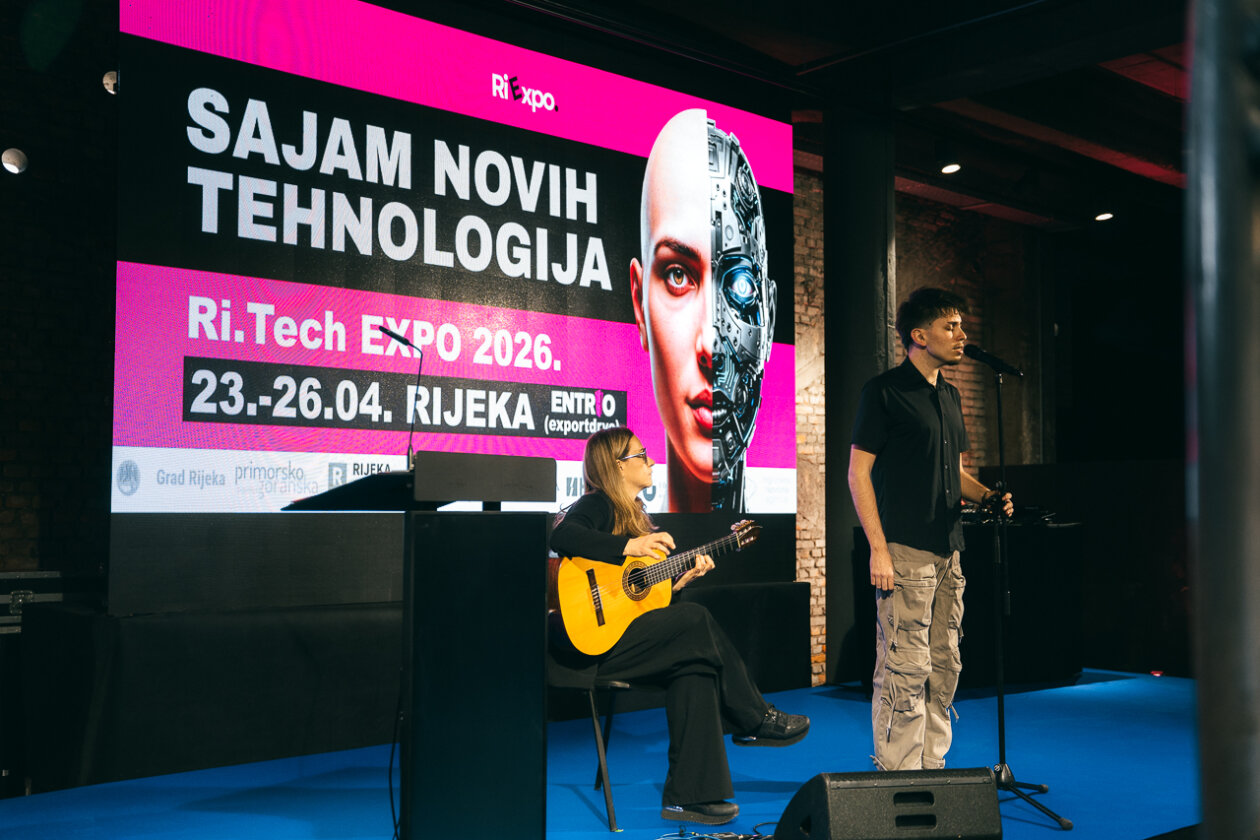 679112662_122109552633075341_4340764160176659449_n