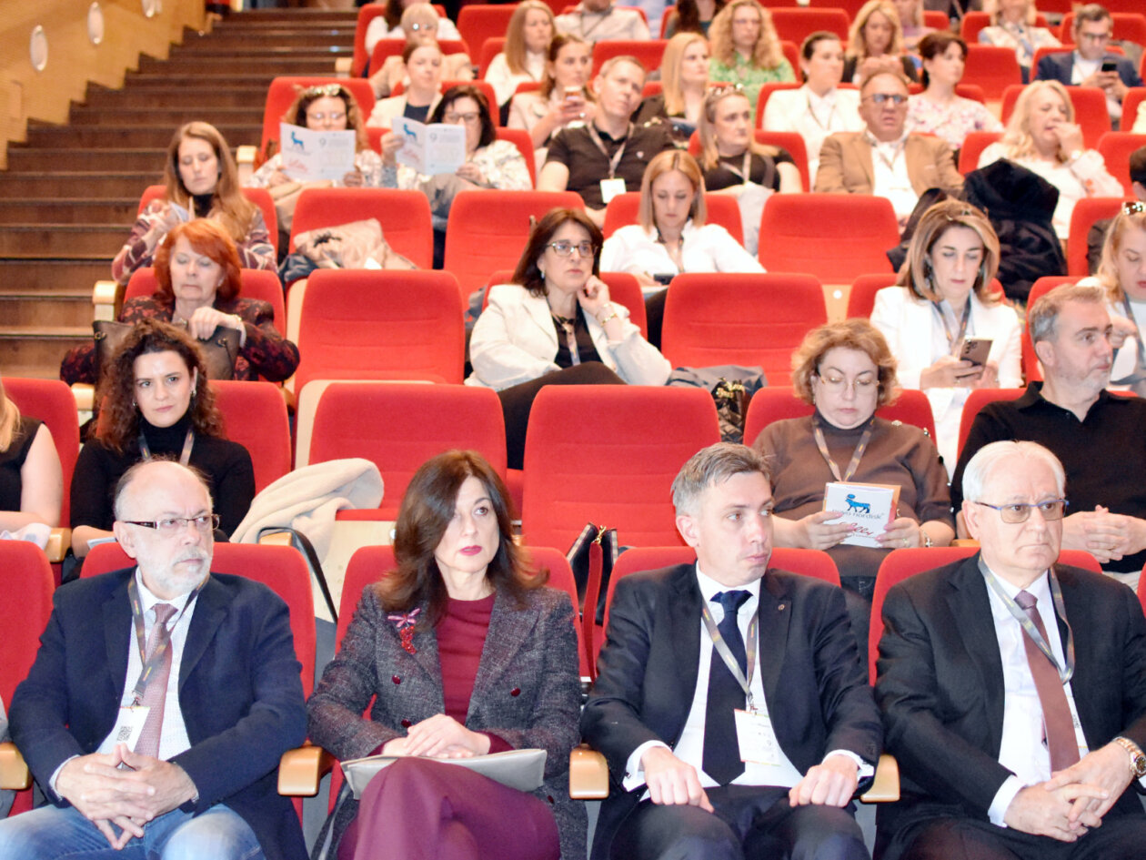 9 Kongres o debljini Hrvatskog društva za debljinu 004