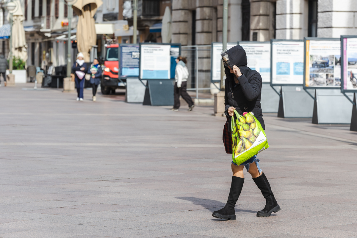 Bura vjetar-6642 Bura vjetar-6642