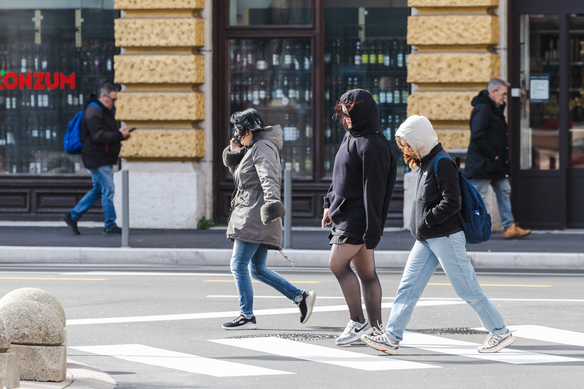 Bura vjetar-6697 Bura vjetar-6697