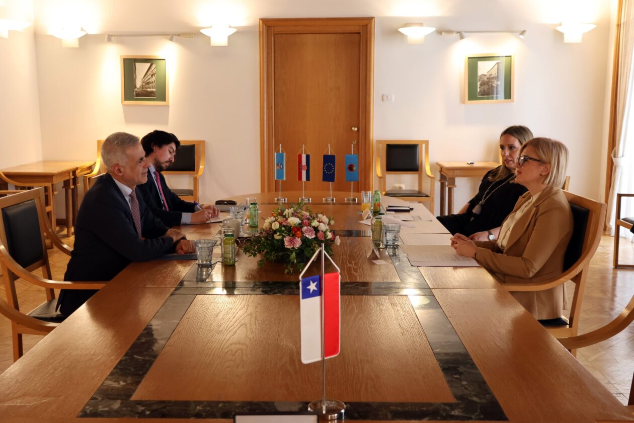 Cileanski-veleposlanik-u-nastupnom-posjetu-Rijeci-8-scaled (1)