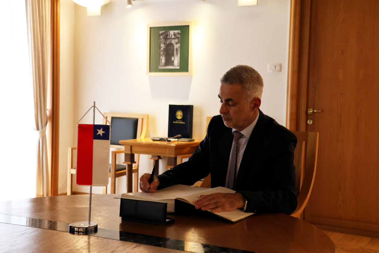 Cileanski-veleposlanik-u-nastupnom-posjetu-Rijeci-9