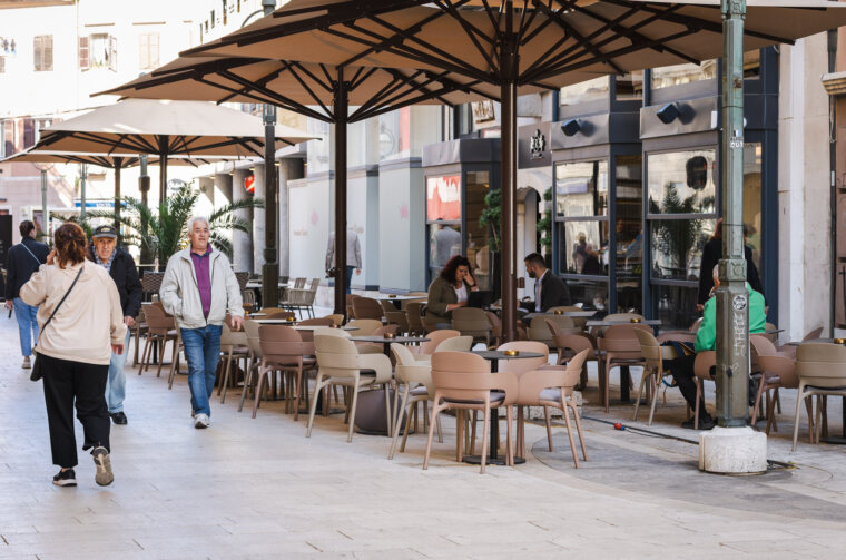 Ilustrativna Korzo kafić-7615