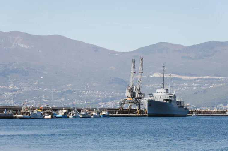 Ilustrativna Riva-7681