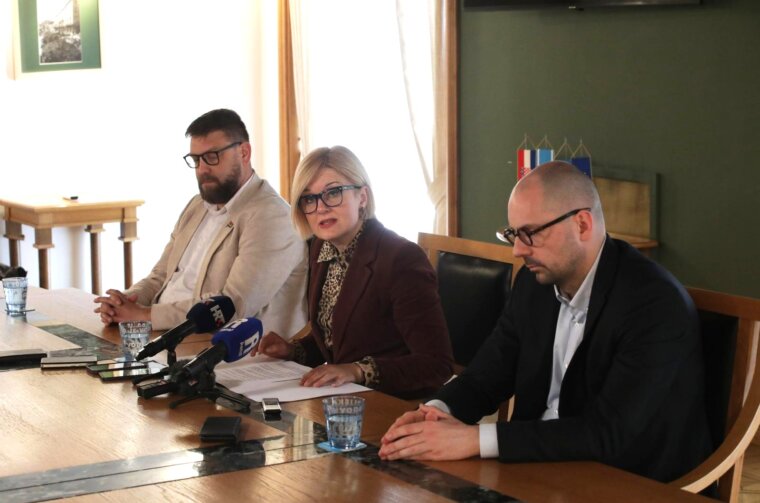 PXL_010426_149396532