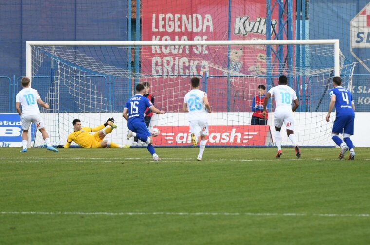 Slaven Belupo i Rijeka sastali se u 28. kolu SuperSport HNL-a Slaven Belupo i Rijeka sastali se u 28. kolu SuperSport HNL-a