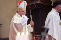 Rijeka: Riječki nadbiskup Mate Uzinić predvodio je uskršnje liturgijsko slavlje u katedrali sv. Vida Rijeka: Riječki nadbiskup Mate Uzinić predvodio je uskršnje liturgijsko slavlje u katedrali sv. Vida