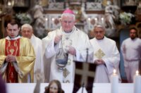 Rijeka: Riječki nadbiskup Mate Uzinić predvodio je uskršnje liturgijsko slavlje u katedrali sv. Vida Rijeka: Riječki nadbiskup Mate Uzinić predvodio je uskršnje liturgijsko slavlje u katedrali sv. Vida