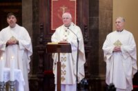 Rijeka: Riječki nadbiskup Mate Uzinić predvodio je uskršnje liturgijsko slavlje u katedrali sv. Vida Rijeka: Riječki nadbiskup Mate Uzinić predvodio je uskršnje liturgijsko slavlje u katedrali sv. Vida