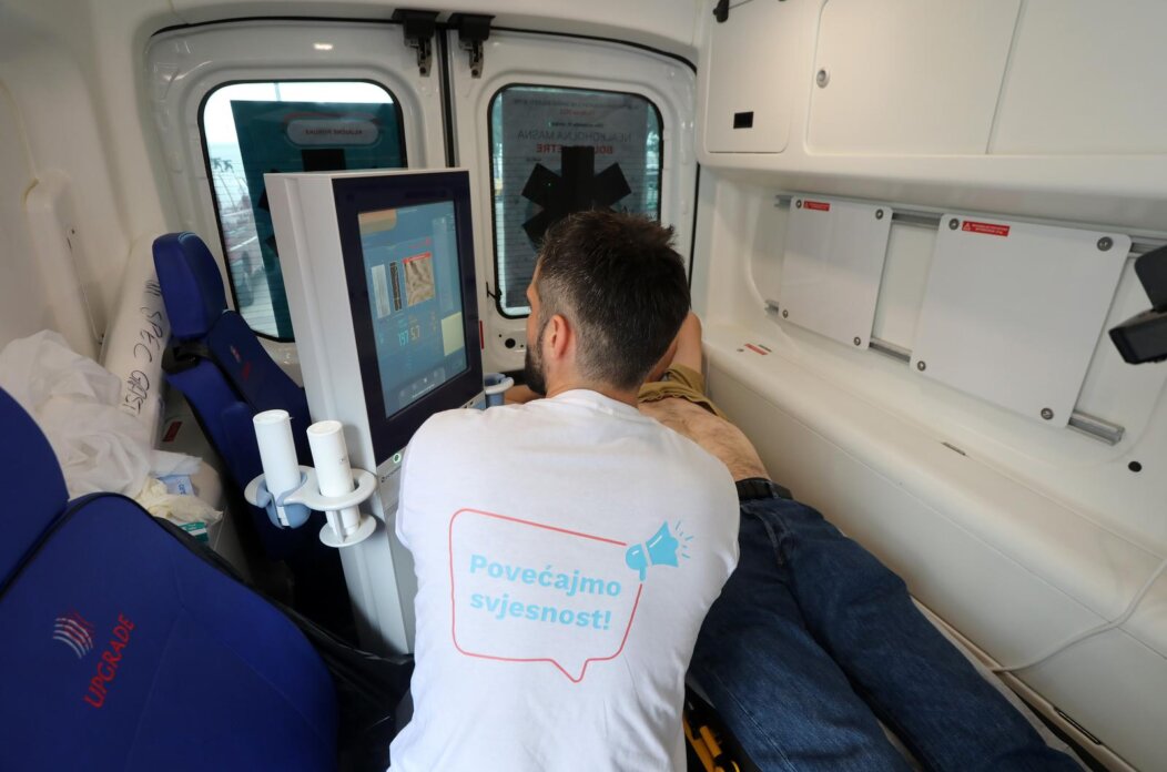 Rijeka: Povodom Svjetskog dana svjesnosti o nealkoholnoj masnoj bolesti jetre besplatno testiranje građana na Trgu 111. brigade HV Rijeka: Povodom Svjetskog dana svjesnosti o nealkoholnoj masnoj bolesti jetre besplatno testiranje građana na Trgu 111. brigade HV