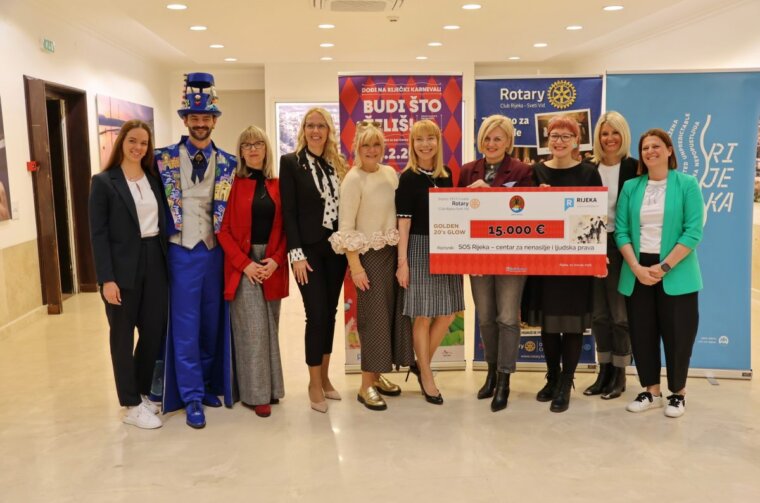 Predaja-donacije-s-Humanitarnog-karnevalskog-gala-partyja-7-1200×800