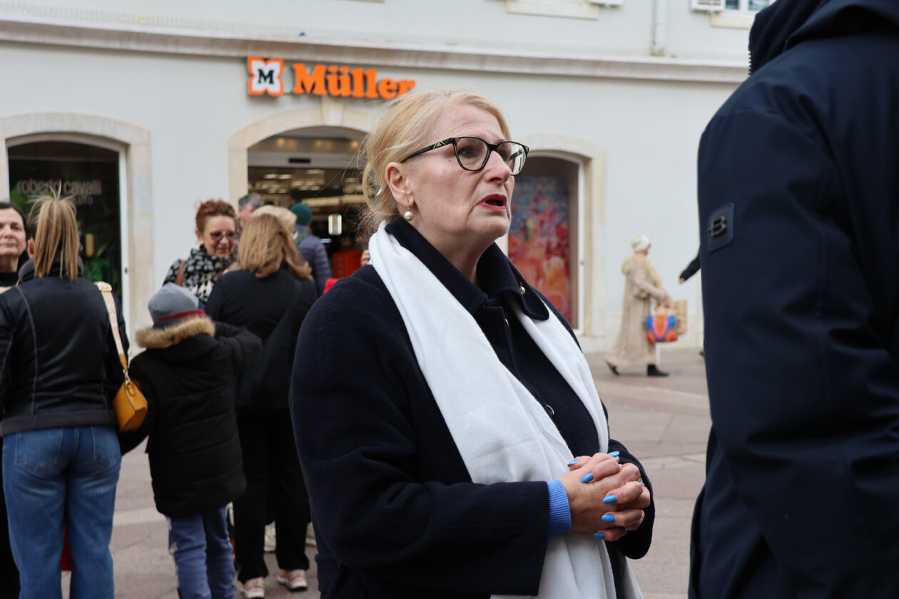 Pustanje-plavih-balona-povodom-Svjetskog-dana-svjesnosti-o-autizmu-14