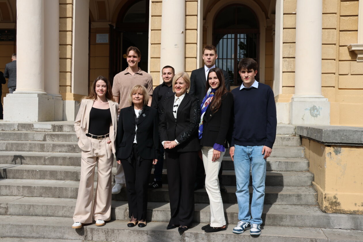 Slovenska-predsjednica-u-Susackoj-gimnaziji-1