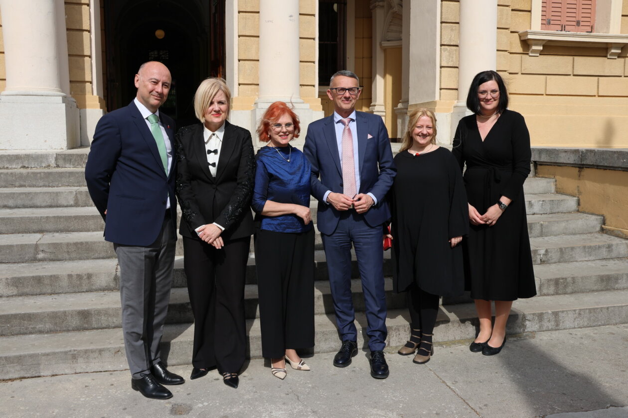 Slovenska-predsjednica-u-Susackoj-gimnaziji-2