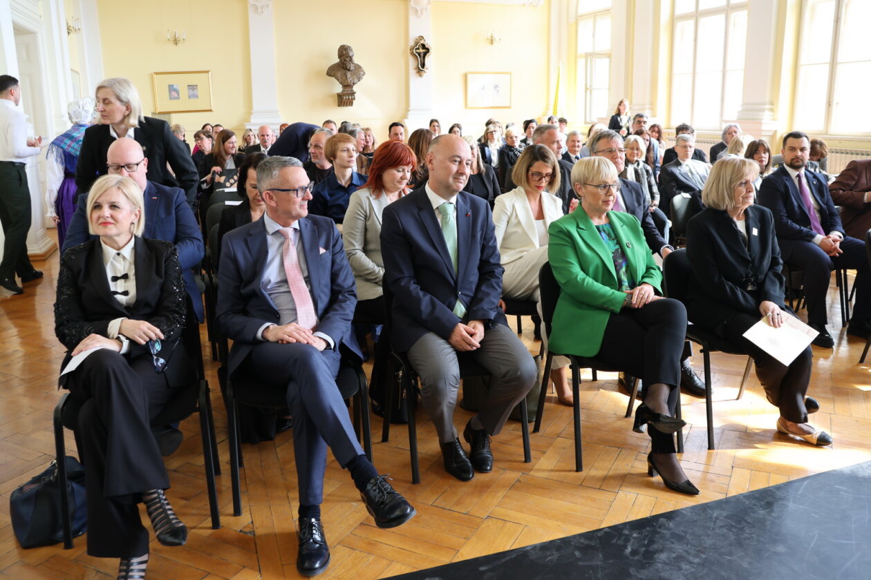 Slovenska-predsjednica-u-Susackoj-gimnaziji-3