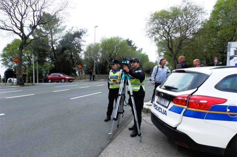 nadzor brzine radar policija