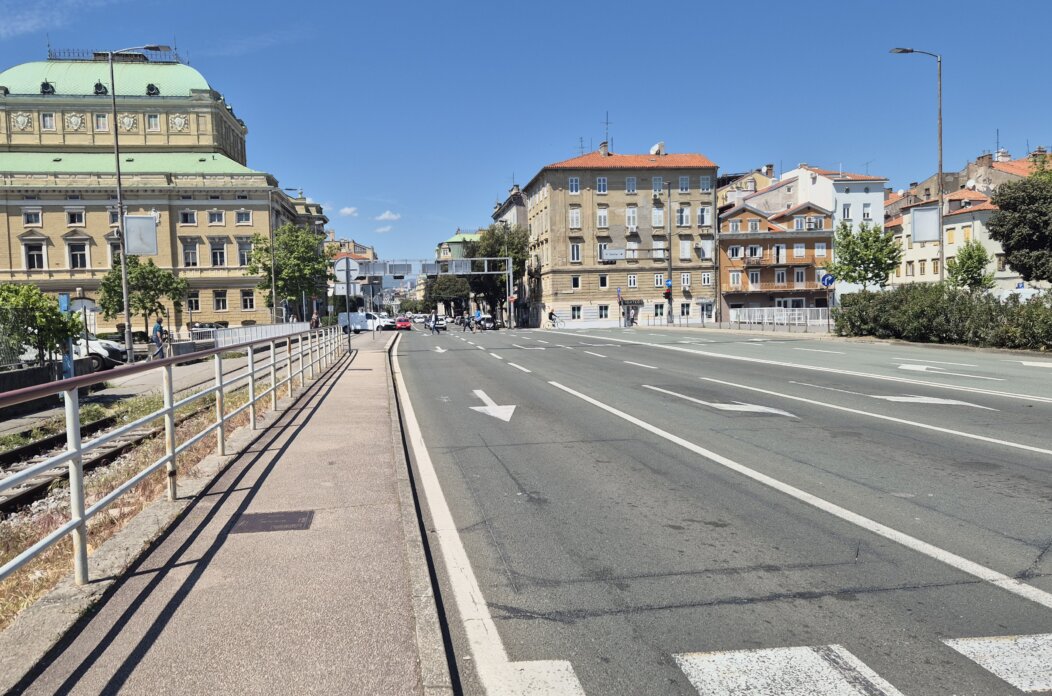Južina, pljuskovi, grmljavina i fronta koja se premješta sjevernije od naših krajeva — eto nas u...