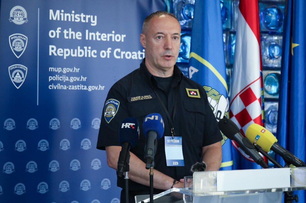 Zagreb: Damir Barić, zamjenik glavnog ravnatelja policije, daje izjavu za medije iz stožera policije