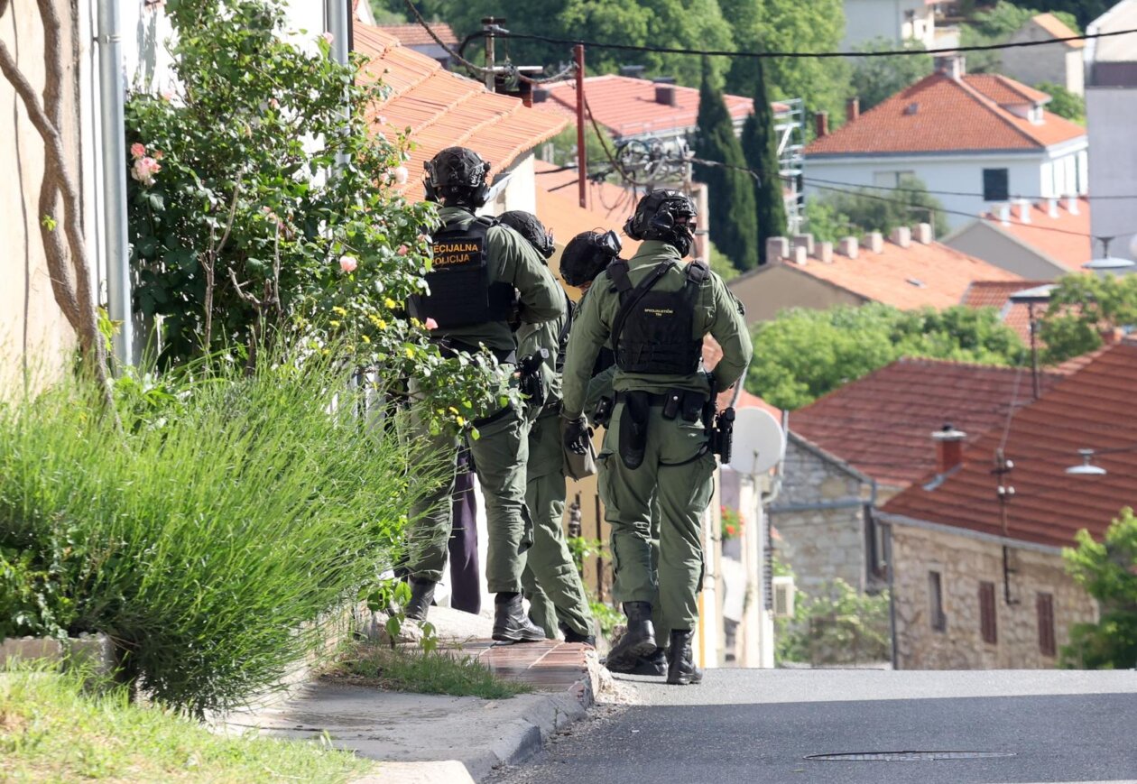 U Drnišu muškarac ubio dostavljača