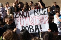 ibenik: ibenski  maturanti su norijadu posvetili Luki Milovcu sa 19 minuta utnje i 19 bijelih balona