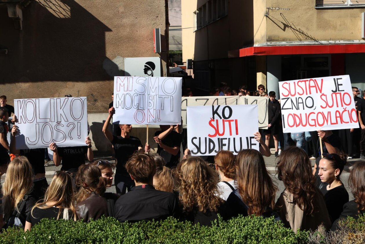 ibenik: ibenski  maturanti su norijadu posvetili Luki Milovcu sa 19 minuta utnje i 19 bijelih balona