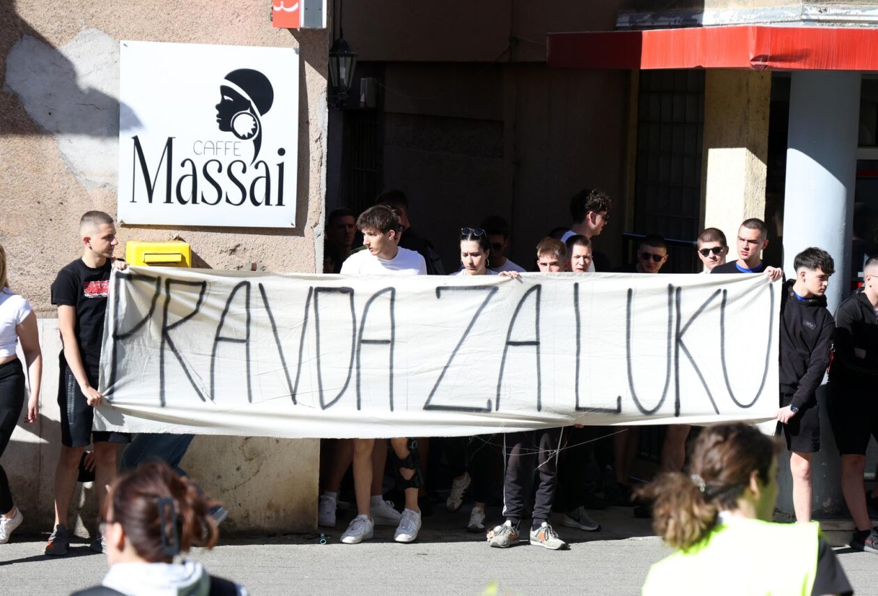 ibenik: ibenski  maturanti su norijadu posvetili Luki Milovcu sa 19 minuta utnje i 19 bijelih balona