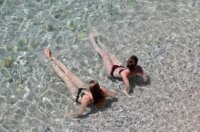 Rijeka: Ljudi uživaju u sunčanju i kupanju na plaži
