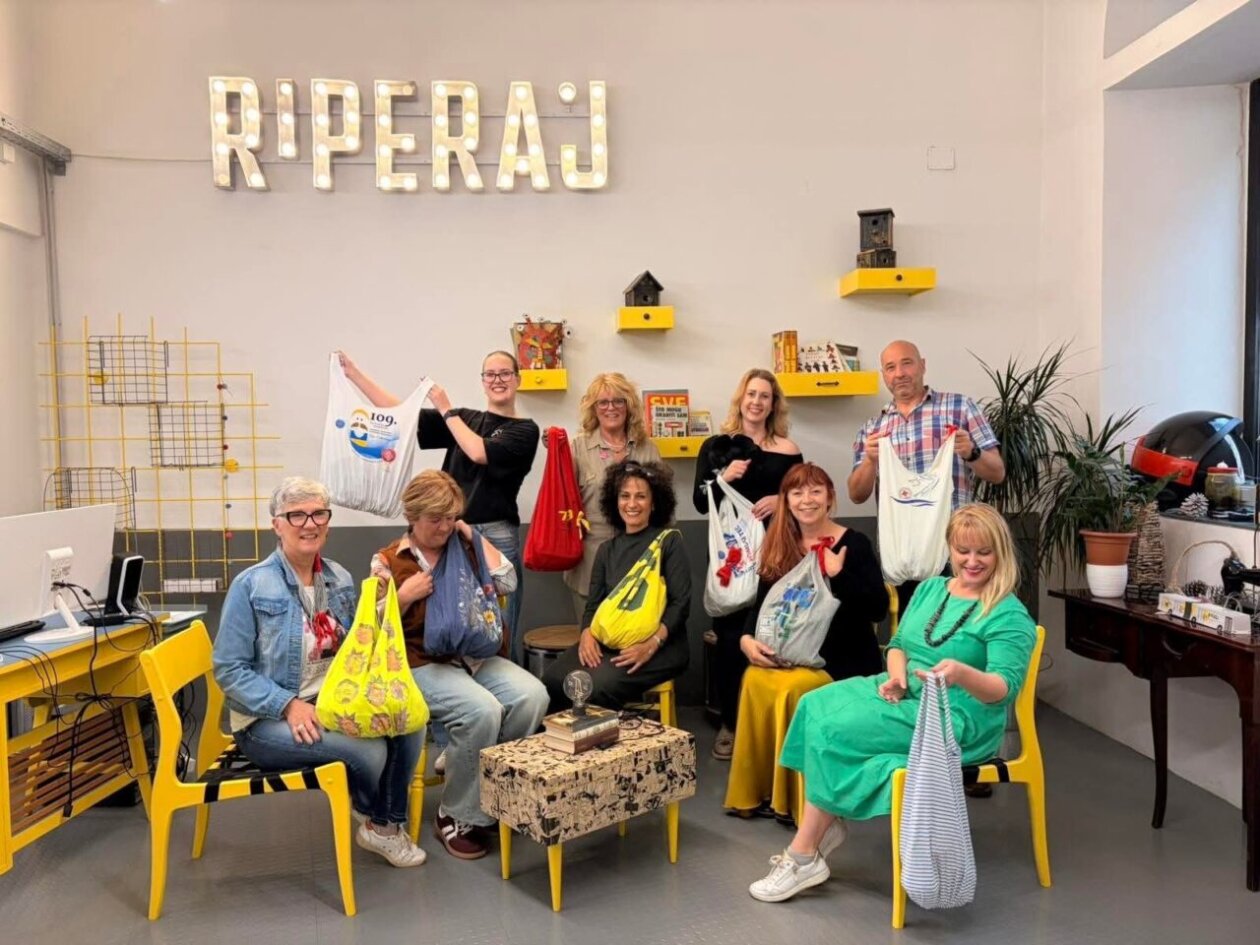 riperaj (2) riperaj (2)