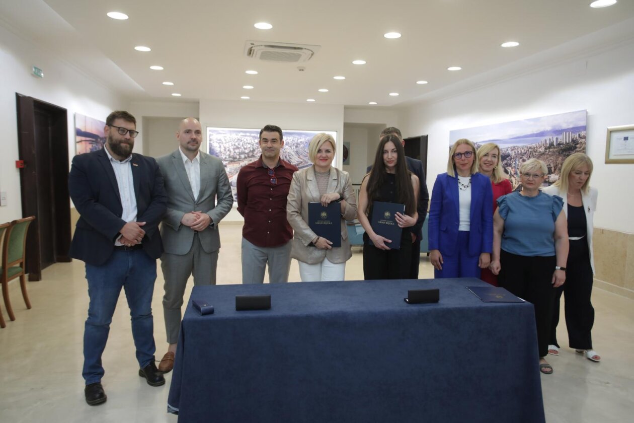 Rijeka: Potpisivanje ugovora o rušenju i gradnji nove škole Fran Franković Rijeka: Potpisivanje ugovora o rušenju i gradnji nove škole Fran Franković