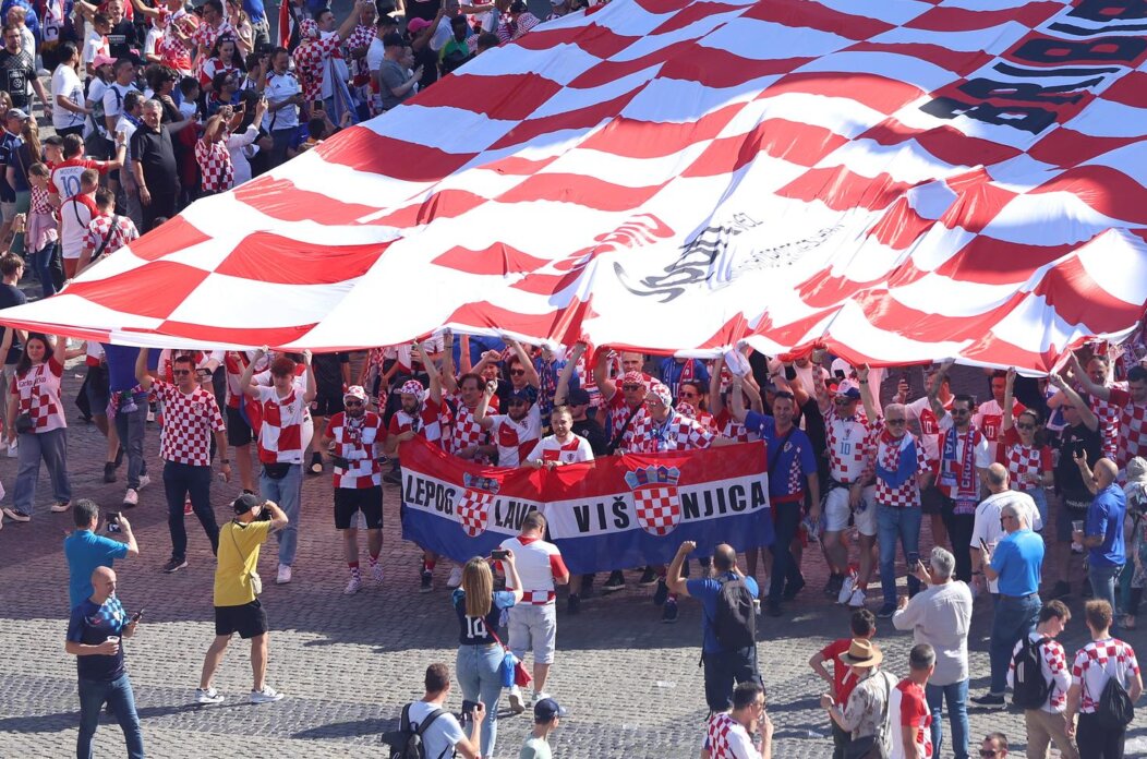 U Leipzig stigla najveća hrvatska navijačka zastava dugačka 107 metara