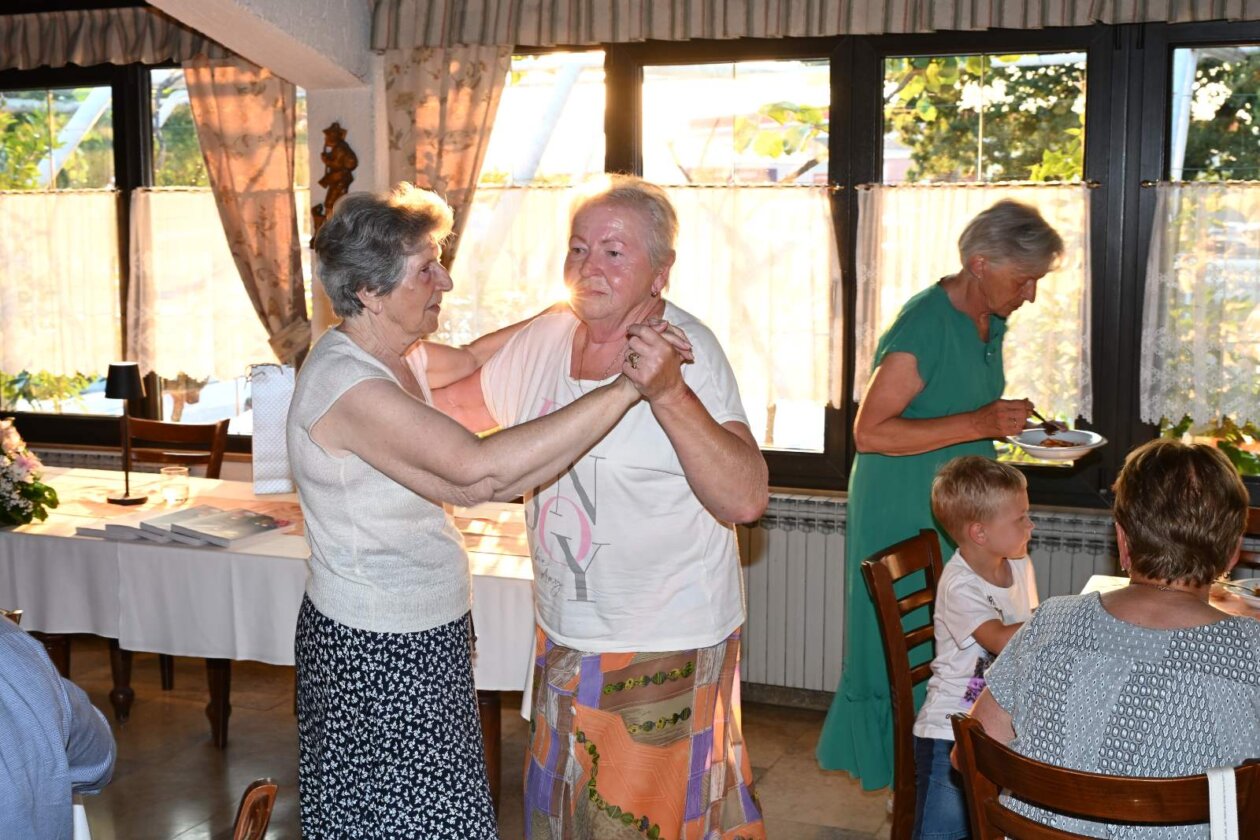 Predstavljanje kuharice (25)
