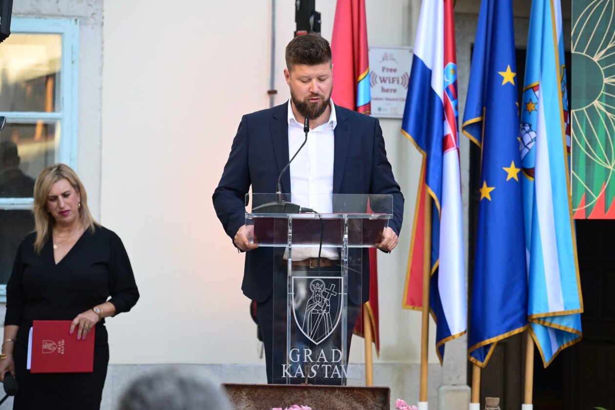 dan grada kastva (2) dan grada kastva (2)