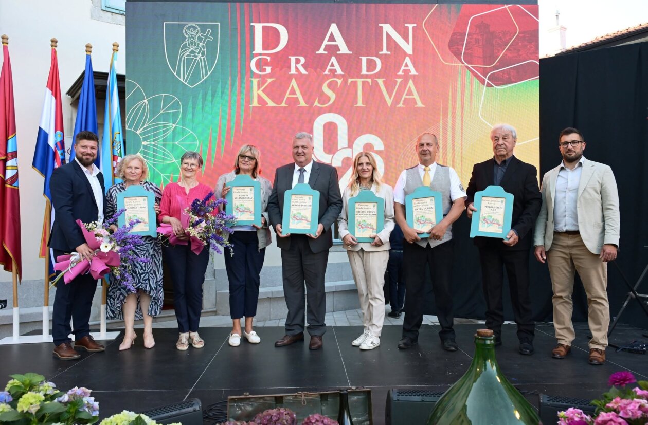 dan grada kastva (33) dan grada kastva (33)