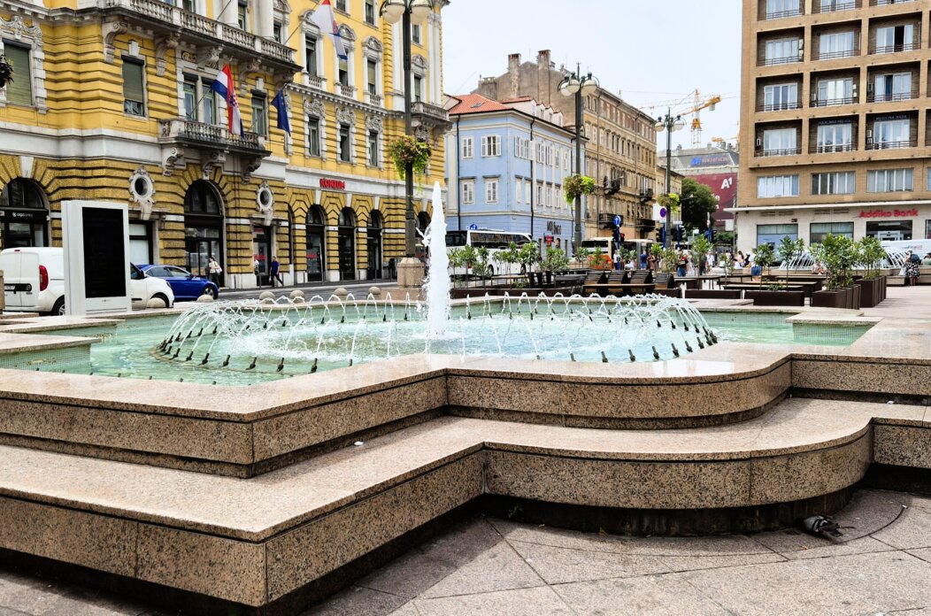 FONTANA JADRANSKI TRG RIPORTAL FONTANA JADRANSKI TRG RIPORTAL