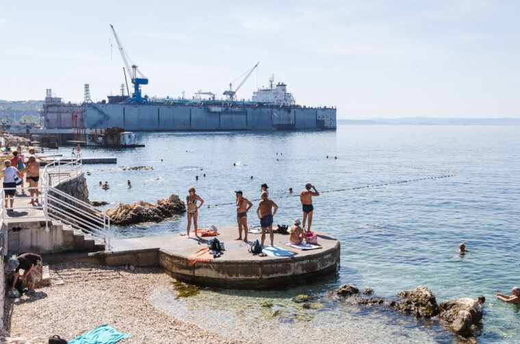 Ilustrativna Pećine plaža kupači gradska plaža Grčevo-1377