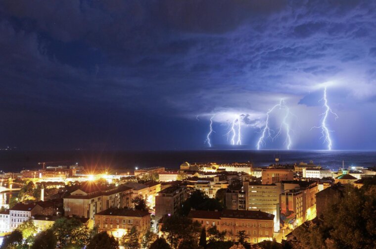 Rijeka: Munje nad Kvarnerom Rijeka: Munje nad Kvarnerom