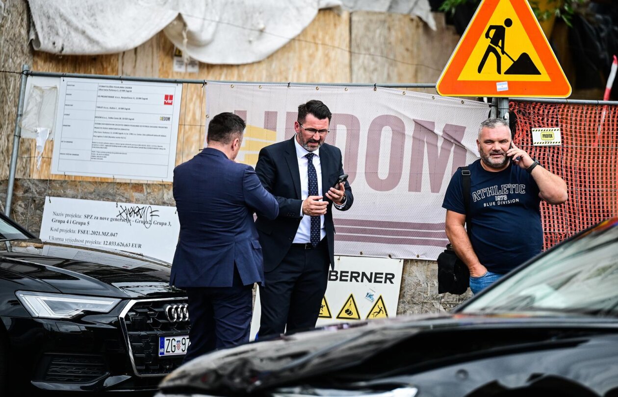 Zagreb: Plenković imao sudar, udario ga i drugi auto iz pratnje